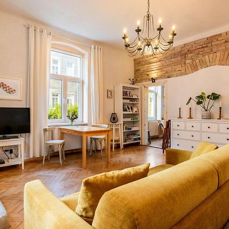 Historical Wine Apartment Bratislava Eksteriør billede
