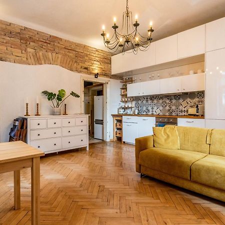 Historical Wine Apartment Bratislava Eksteriør billede