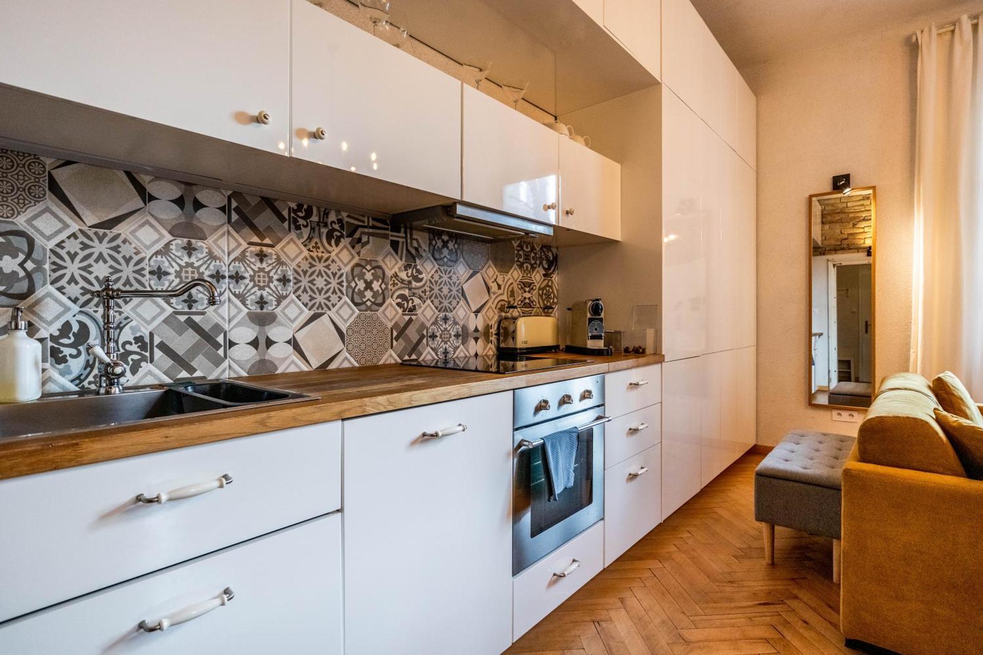 Historical Wine Apartment Bratislava Eksteriør billede