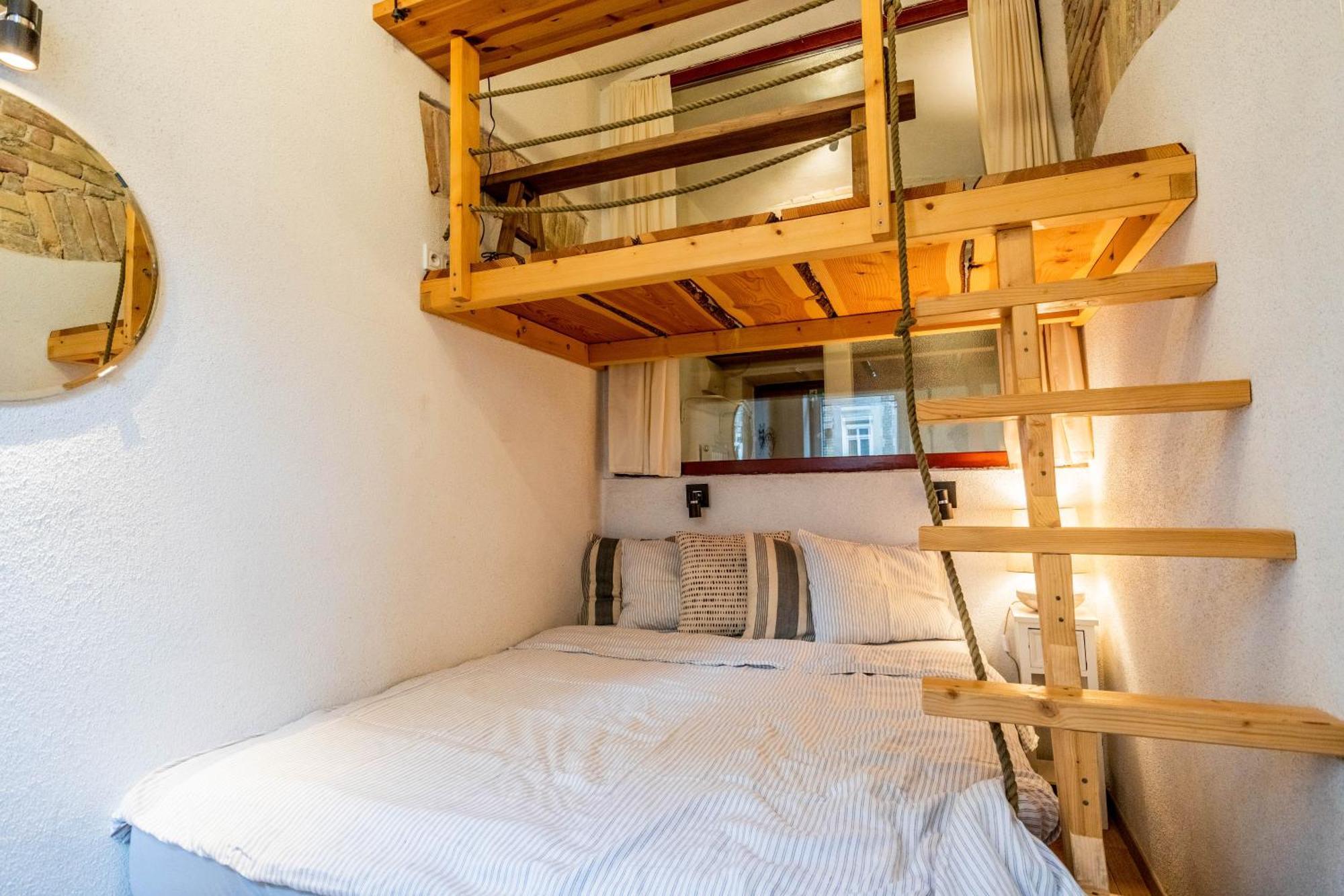 Historical Wine Apartment Bratislava Eksteriør billede