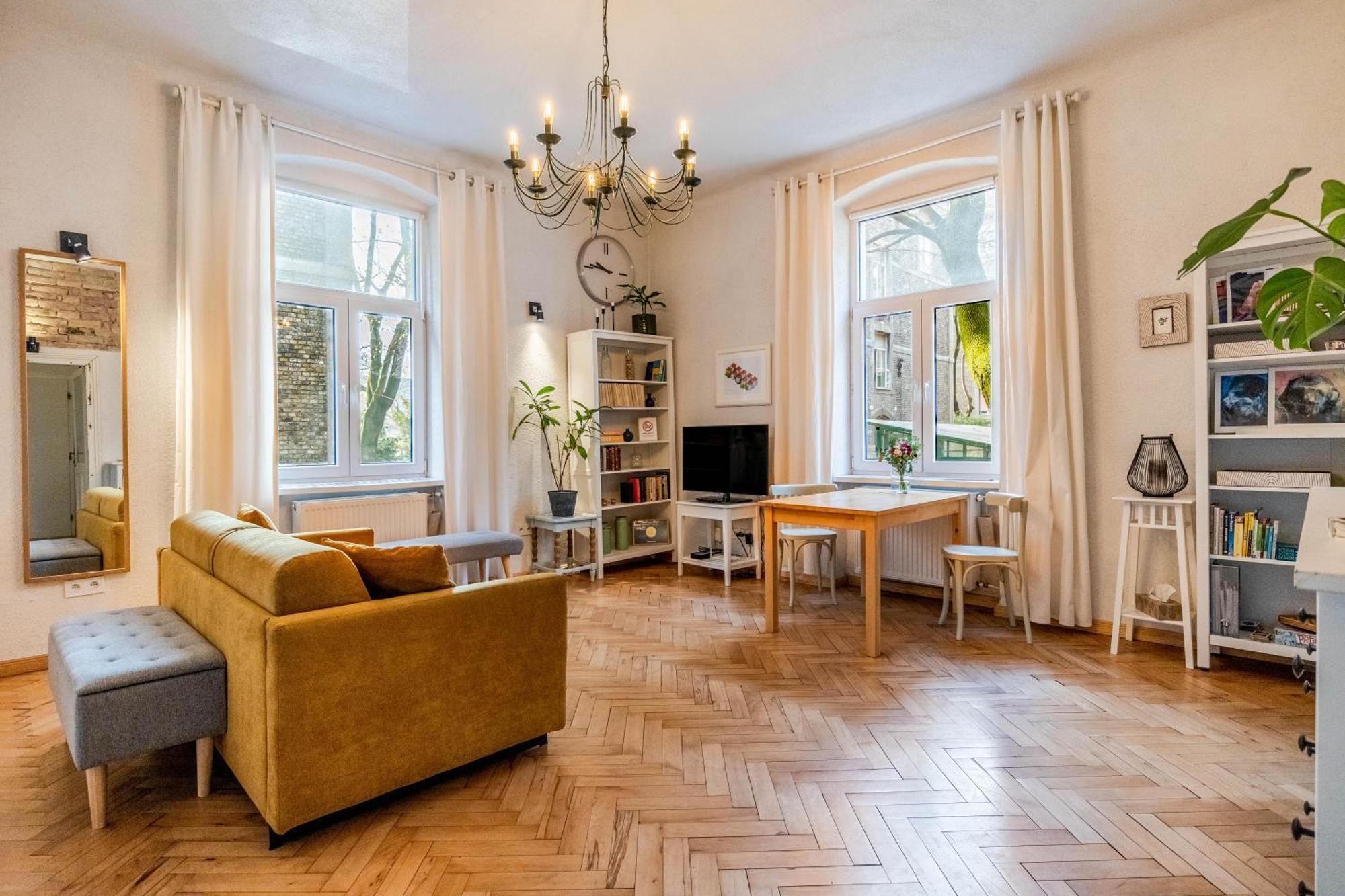Historical Wine Apartment Bratislava Eksteriør billede