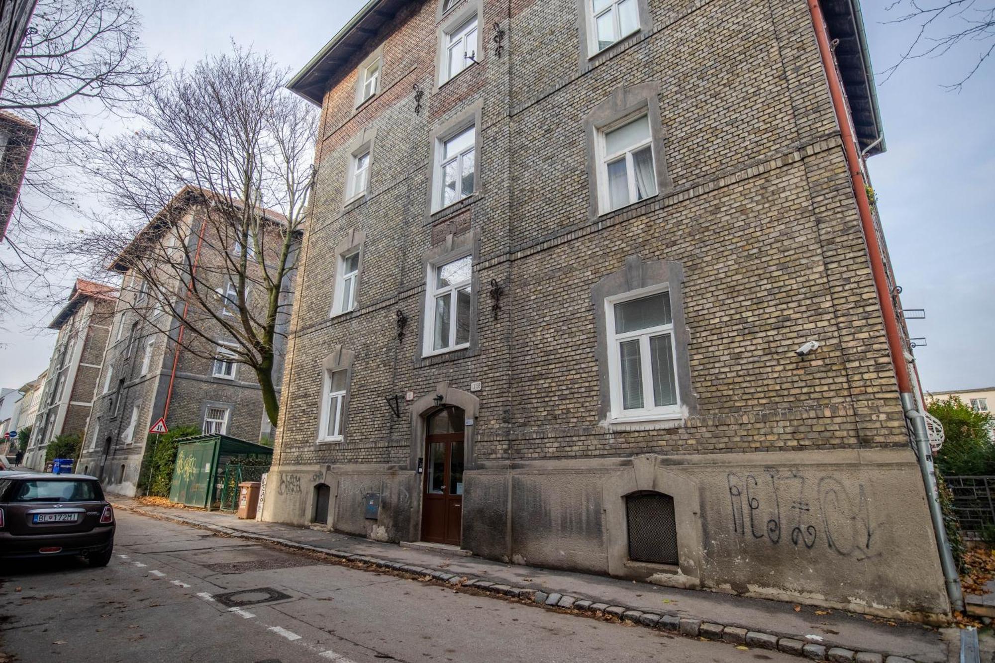 Historical Wine Apartment Bratislava Eksteriør billede